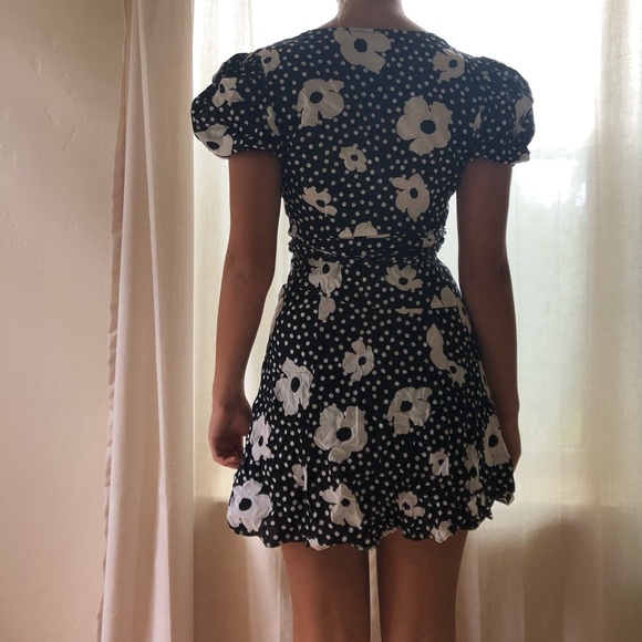 Mini Wrap Dress Urban Outfitters Black and White - Picture 2 of 3